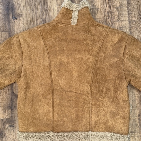 NWT! Brown Shearling Jacket with Cream Trim - Picture 6 of 16